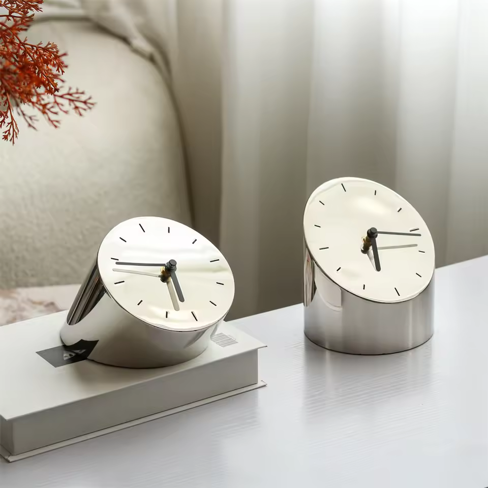 Manufacturer Hot Sale Unique Artistic Style Home Decoration Accessories Luxury Home Decor Table Clock