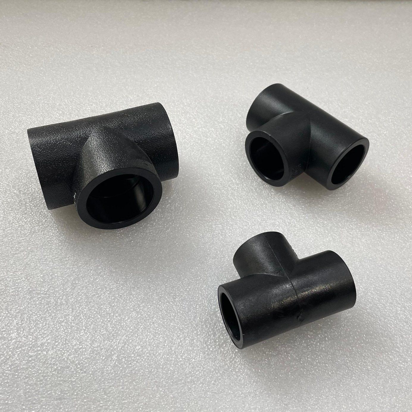HDPE Pipe Socket Fittings Tee Elbow Coupler Flange Plastic Plumbing for Water Supply