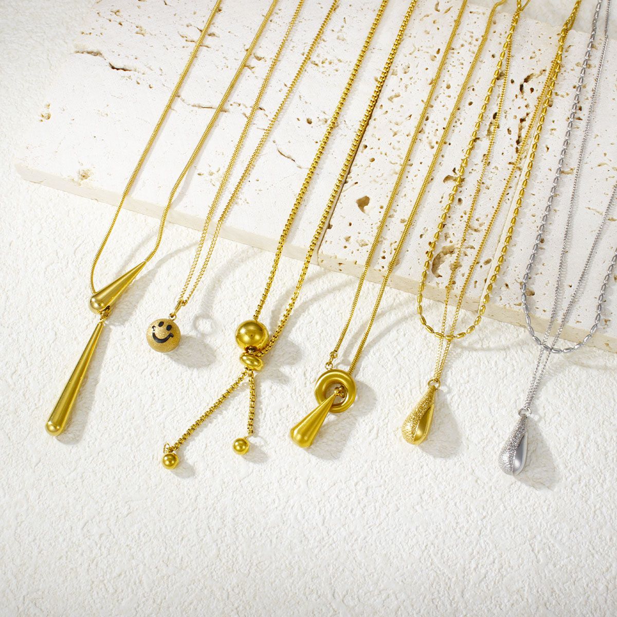Latest Retro Double-Layer Water Droplet Necklace for Women 18K Gold-Plated Stainless Steel Trendy Link Chain Jewelry