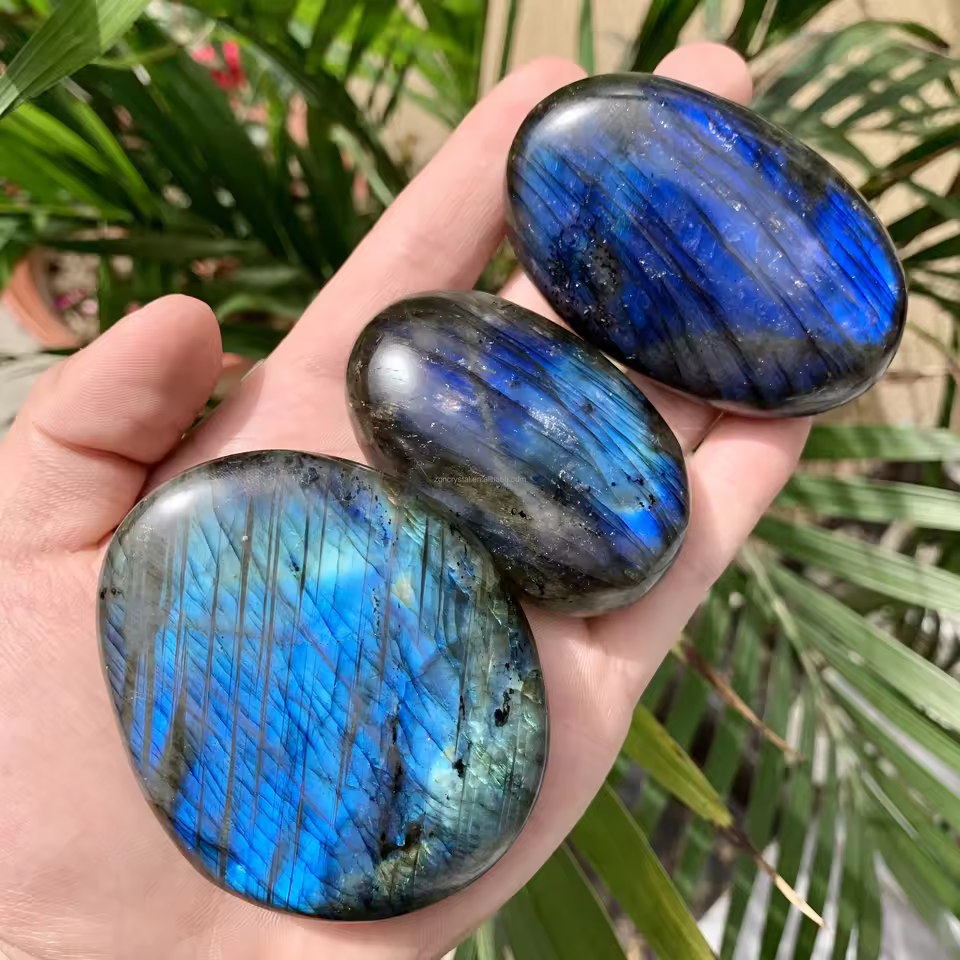 Fast Shipping Good Flash Natural Shape Worry Stone Labradorite Palm Stone For Meditation