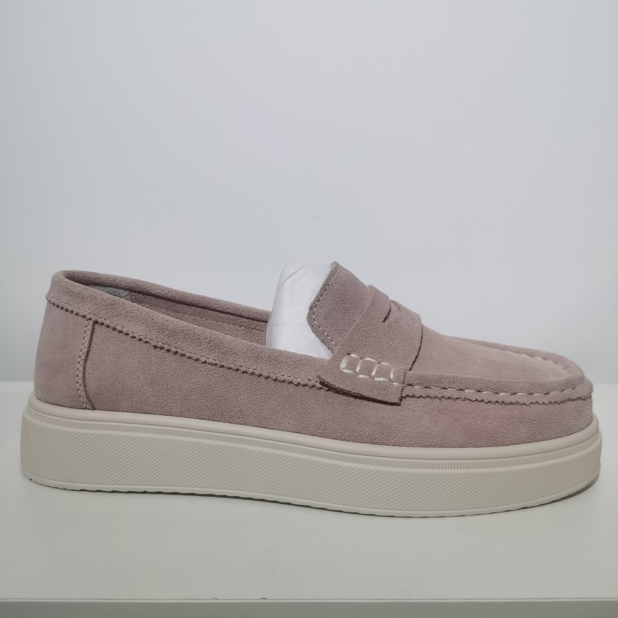 Classic Yet Trendy Loafers for Fashion-Forward Footwear Lovers