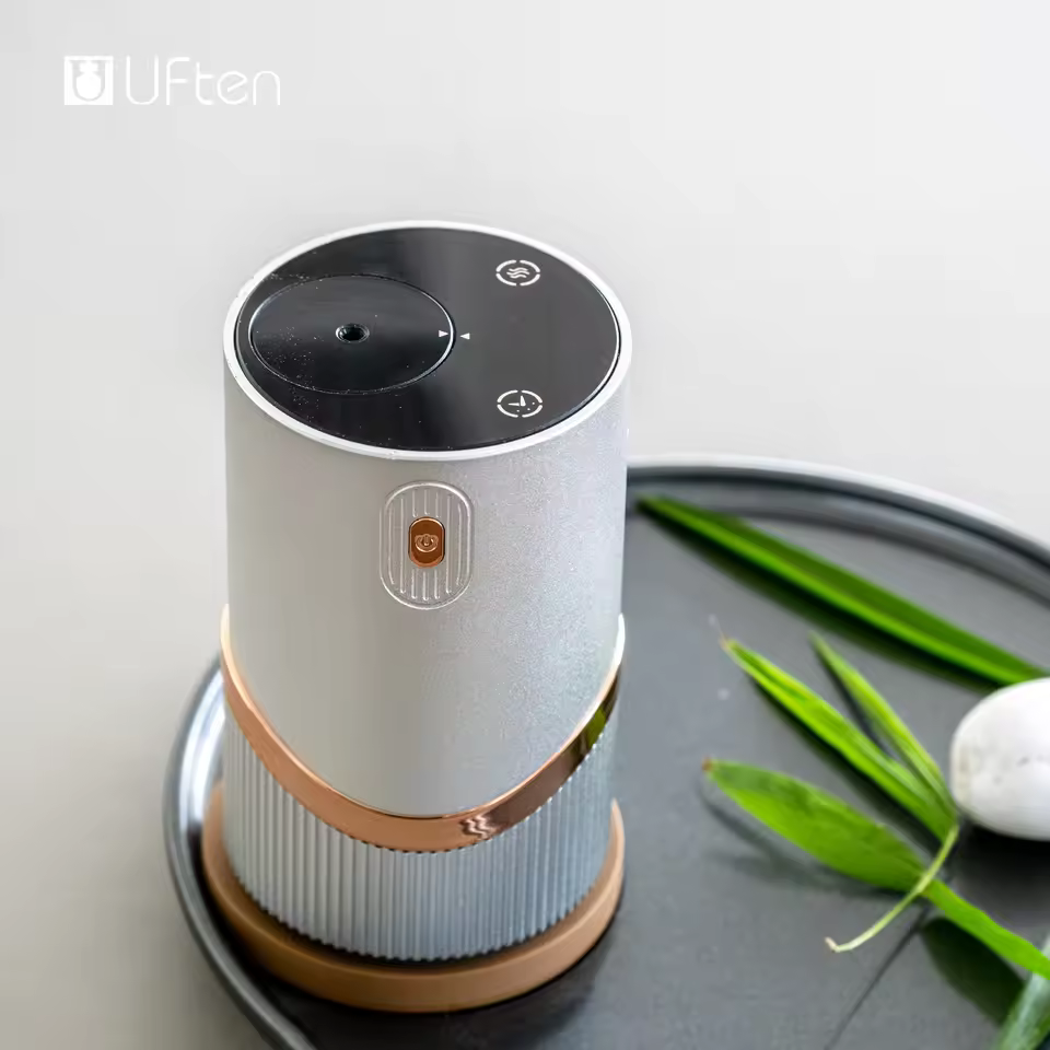 2025 Latest Mini Portable Aromatherapy Air Purifier Smart Silent Ion Home Office Car Air Freshener With Metal Material