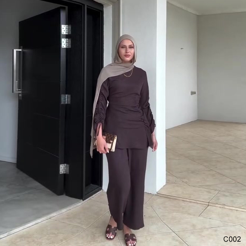 Stylish 2026 Muslim Women's Casual Two-Piece Tunic and Pants Set