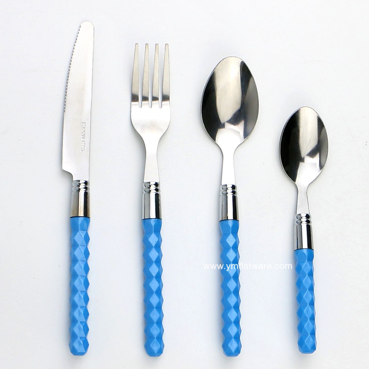 Latest Design Wholesale Plastic Handle Cutlery 24PCS Set with Basket