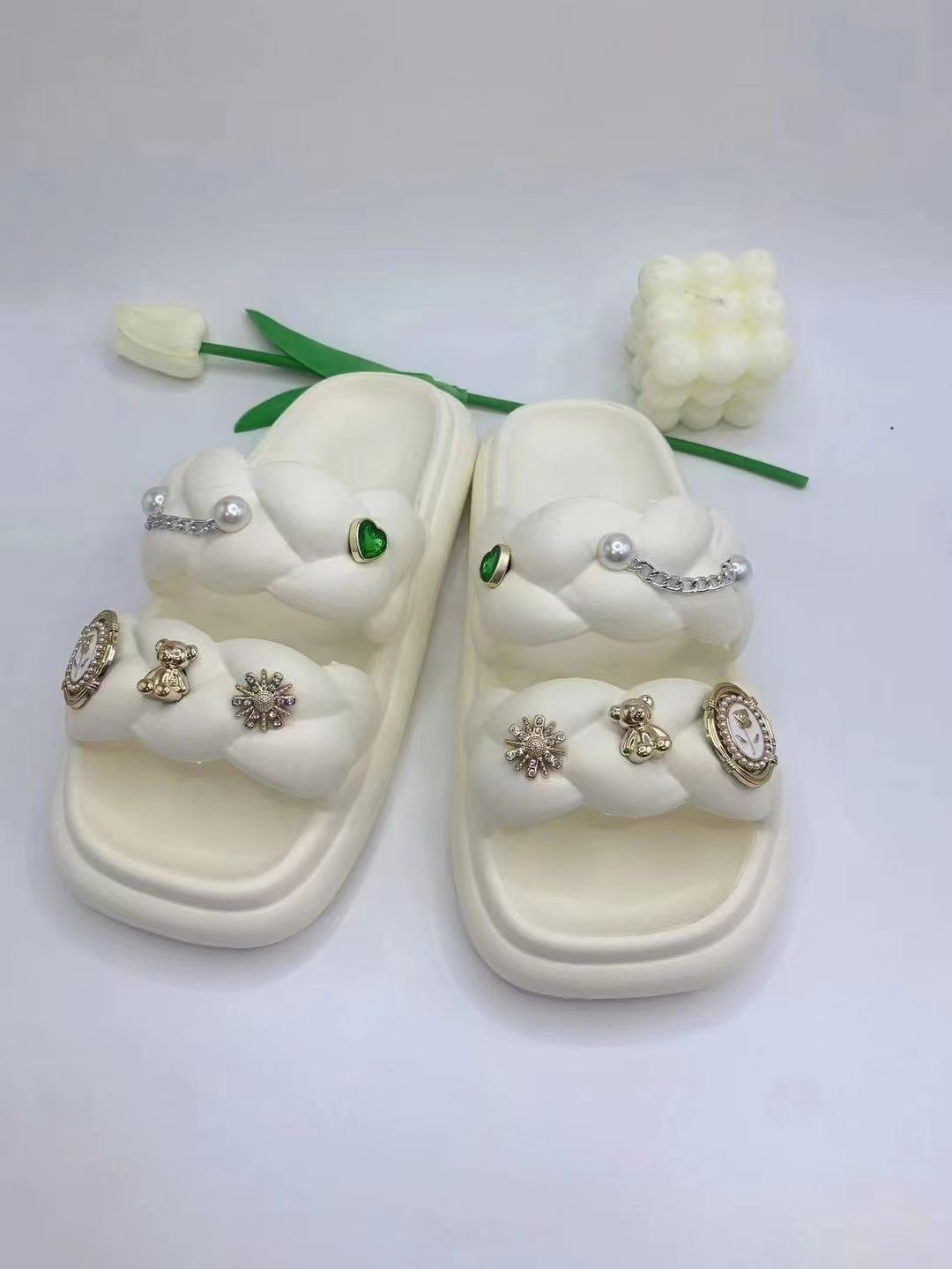 2024 Trendy Bubble Cool Women Fancy Unisex Fashion Sandals Home Beach Men Massage Slides Slippers