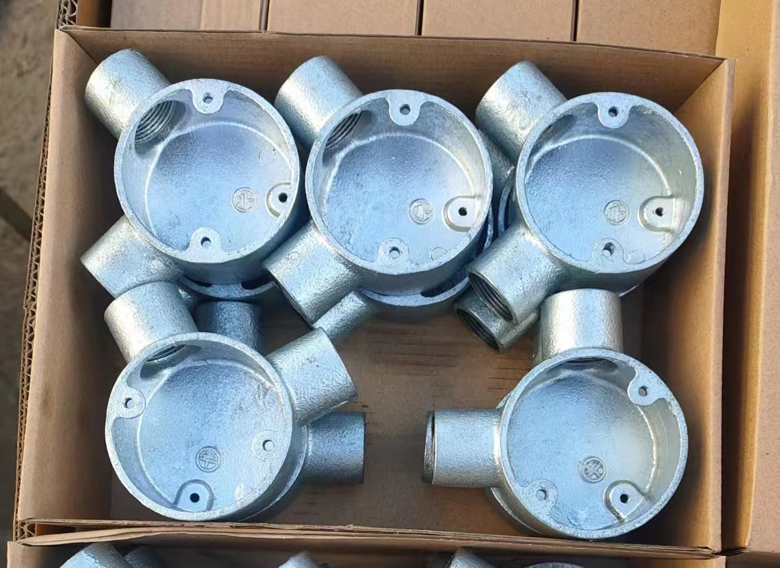 BS4568/En61386 20mm 25mm 32mm Terminal Box - 2 Way (Angle)