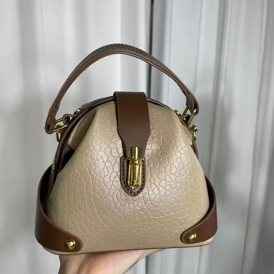 Simple And Stylish Shoulder Bag Pu Leather Small Sling Handbags Wholesales Women Purse Latest Design Bag Fashion Ladies Bag