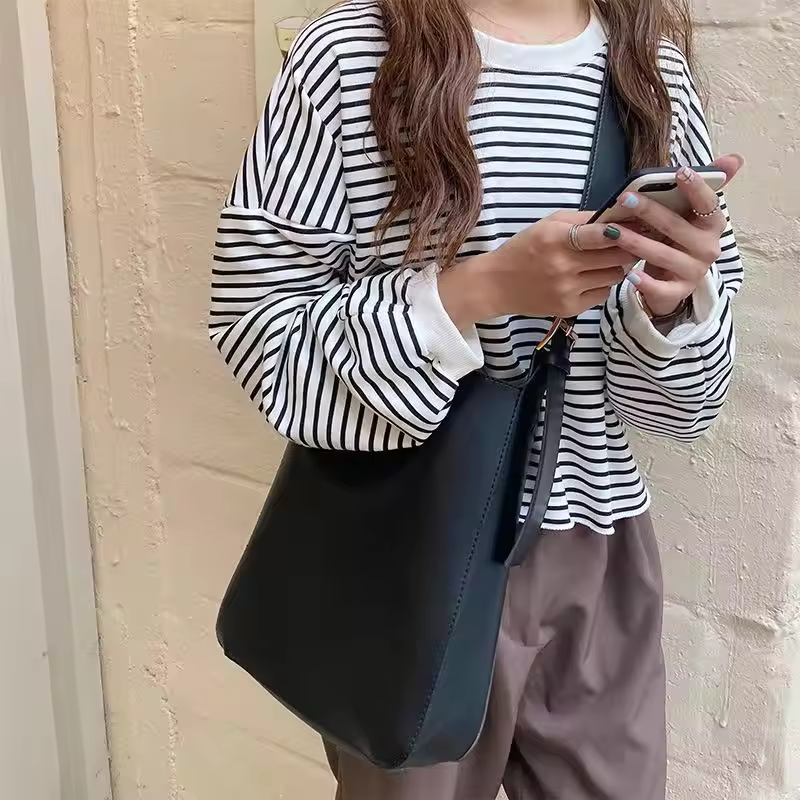 Women's Nibunoichi Style Premium Feel Faux Leather Handbag Crossbody Bag Bowling Bag