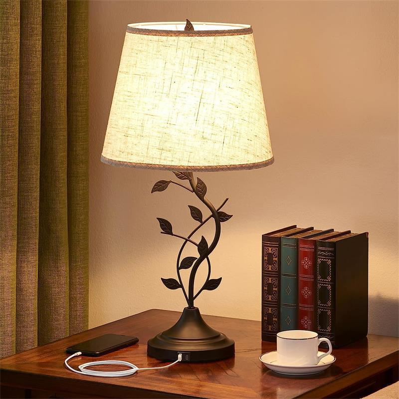 Low MOQ Hand Made Hand Crafted Metal Table Lamp High Selling Quality Modern Look Table Lamp Elegant for Home Hotel Decor Usage