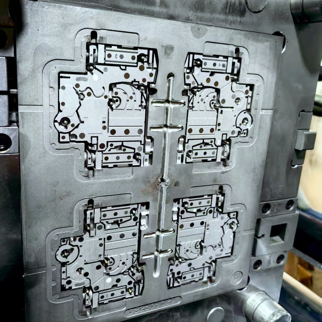 Customizable Customer Injection Molding Plastic Enclosure Wall Socket Smart Plug Appliance Panel Plastic Switch Mold