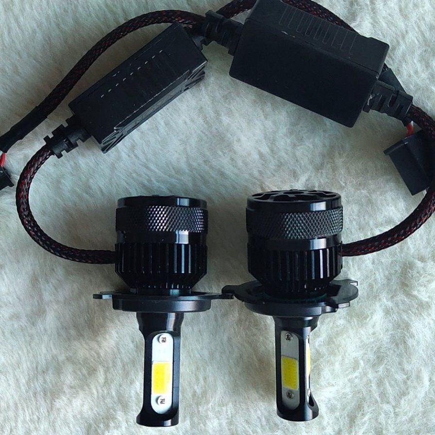 LED H4 Lighting Manufacturer 9-30V 30W 6500K 550lm -40 º C +85 º C LED H4 Headlight