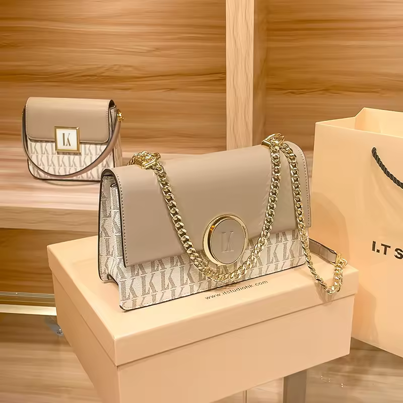 Authentic 2024 New Autumn/winter Women's Small Square Bag Vintage Chain Shoulder Bag Premium Geometric Perfect Birthday Gift