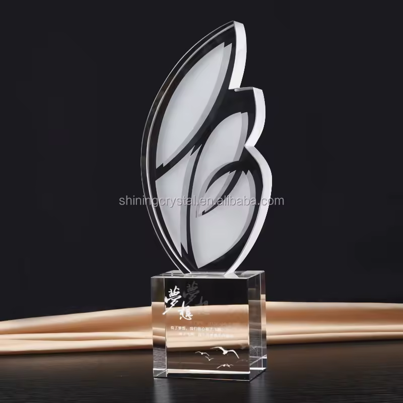 Oem/odm Shining Wing Shape Crystal Glass Award Butterfly Crystal Trophy For Art Gifts Custom Crystal Crafts