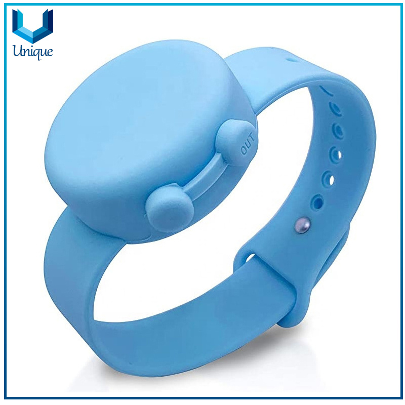 Wholesale Stock Sanitizer Sprayer Silicone Wristband, Sport Silicone Bracelet with Sanitizer Sprayer Function for Promtonal Gifts
