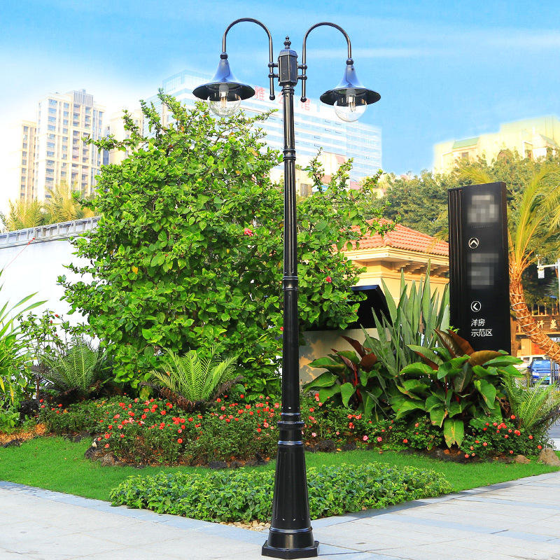 Outdoor IP65 Antique Garden Lights Decorative Power Street Lamp Lighting Road Waterproof Modern Poles LED Solar Street Light