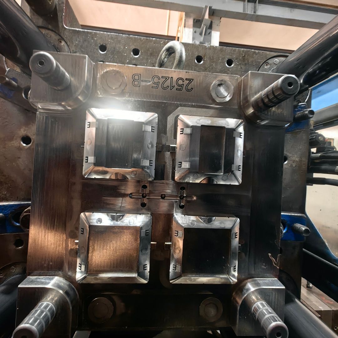 Customer Injection Molding Customizable Plastic Socket Enclosure Switch Mold