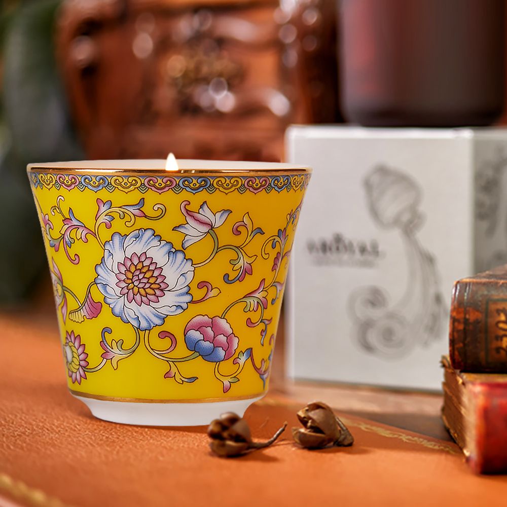 Best Selling Scented Soy Aromatherapy Candle Highly Scented and Cute Elegant Ceramic Jar Candle 4.2 Oz, Candle Gift for Decoration Home Scented