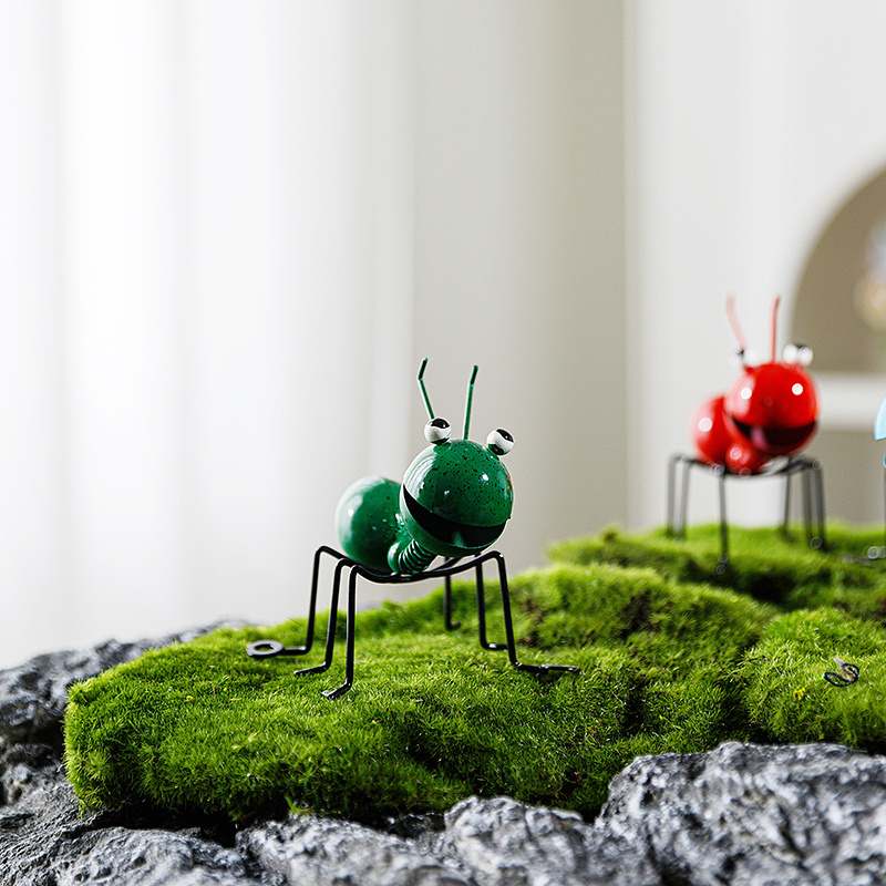 OEM Wholesale Price Iron Ant Garden Decor Metal Craft Home Decor Gift