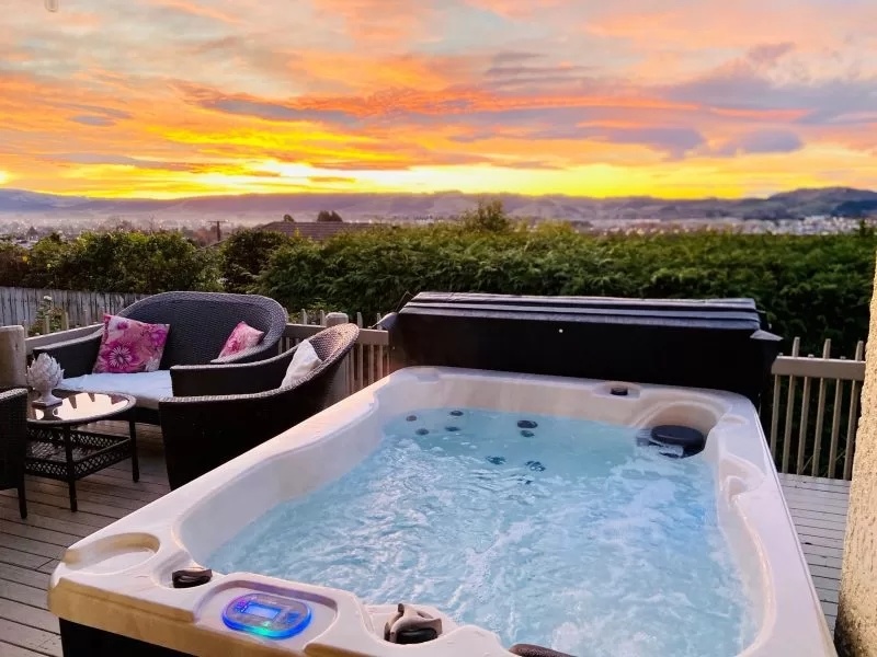 OEM Portable Plug and Play SPA Acrylic Jetted Bathtub Small Garden Hot Tub with SPA Cover