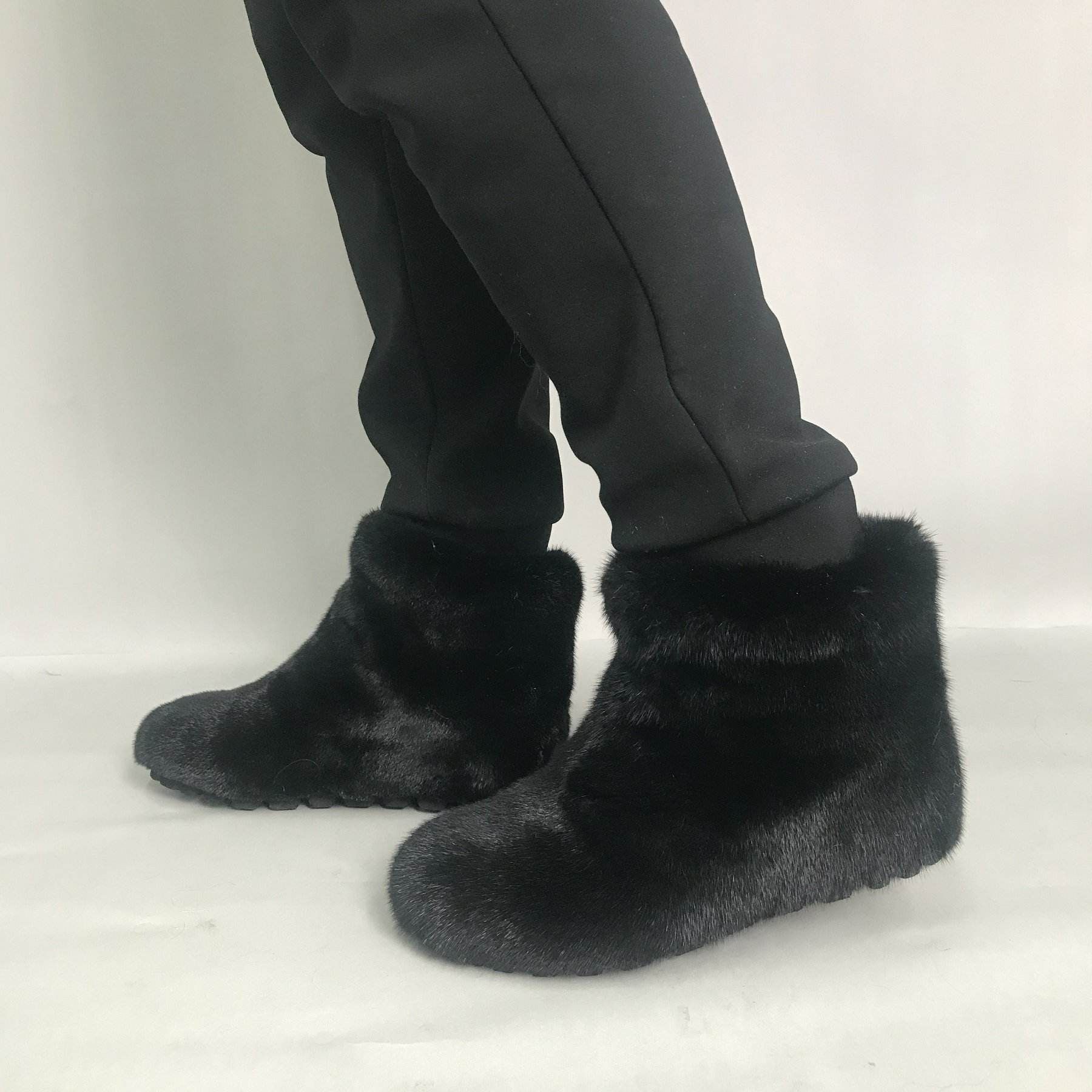New 2024 Winter Fully Fur Snow Boots Men Flat Mink Short Boots Shoes Men's Mink Fur Bootfur Slides