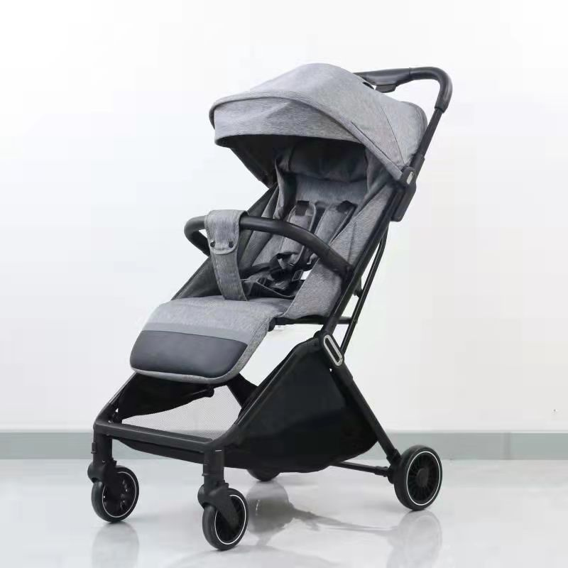 Modern Safe Light and Cheap Baby Stroller with Four Wheels