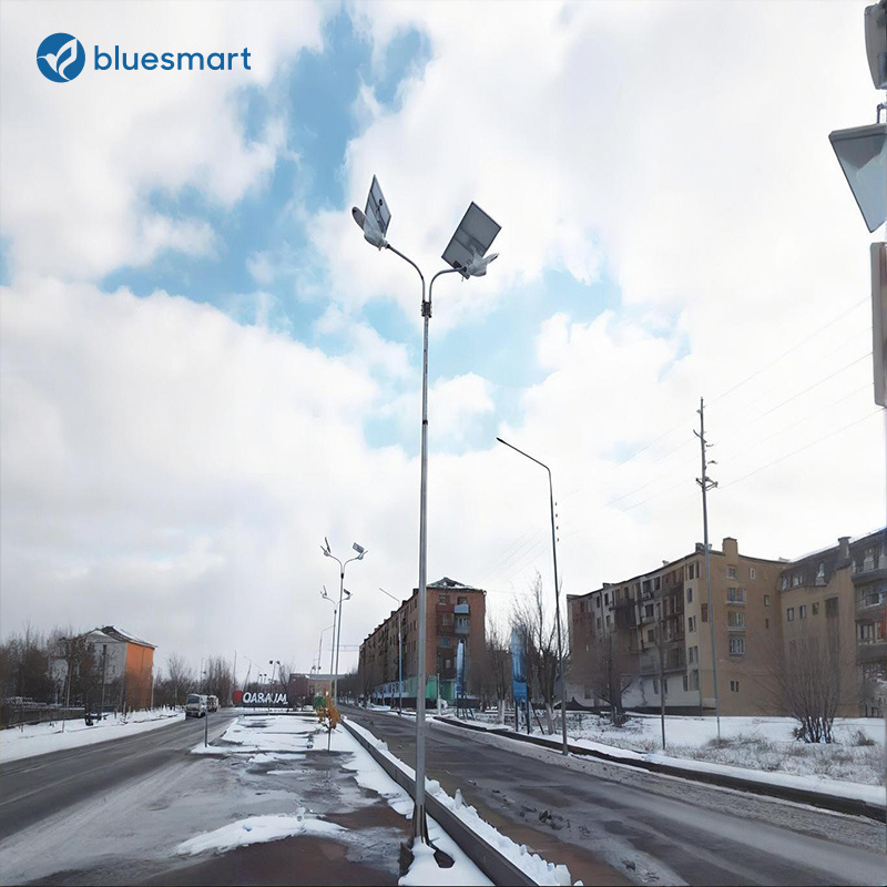 China 120W Lithium Battery LED All in One Outdoor Solar Sensor Garden Lighting Paths and Gardens