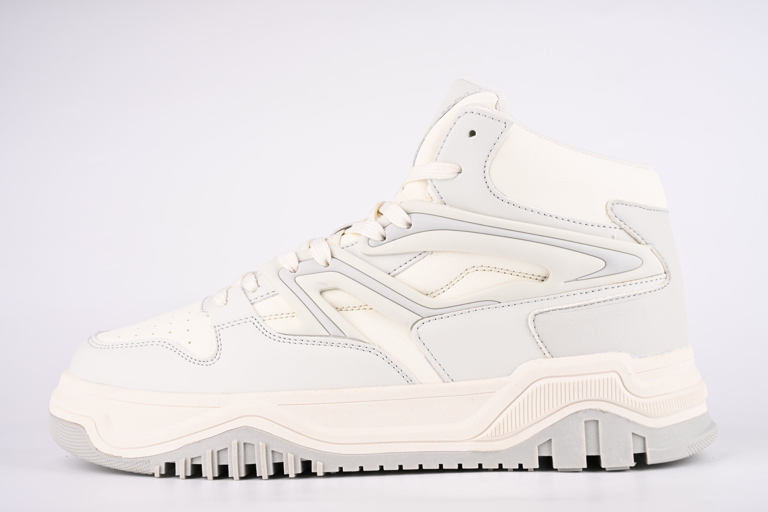 Men's New Fashion Skateboard Shoes Low Popular Sneaker Men Casual Shoes Comfortable Sktate Shoes