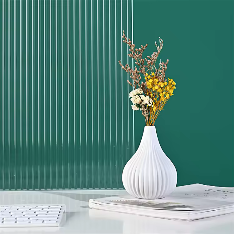 Unique Design High Technology Chinese Reproduction White Ceramic Vase Matte Effect Tabletop Planter Flower Vase